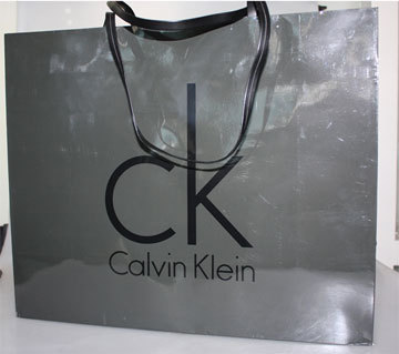 【定做黑卡,白卡,牛皮等各种纸质手提袋】