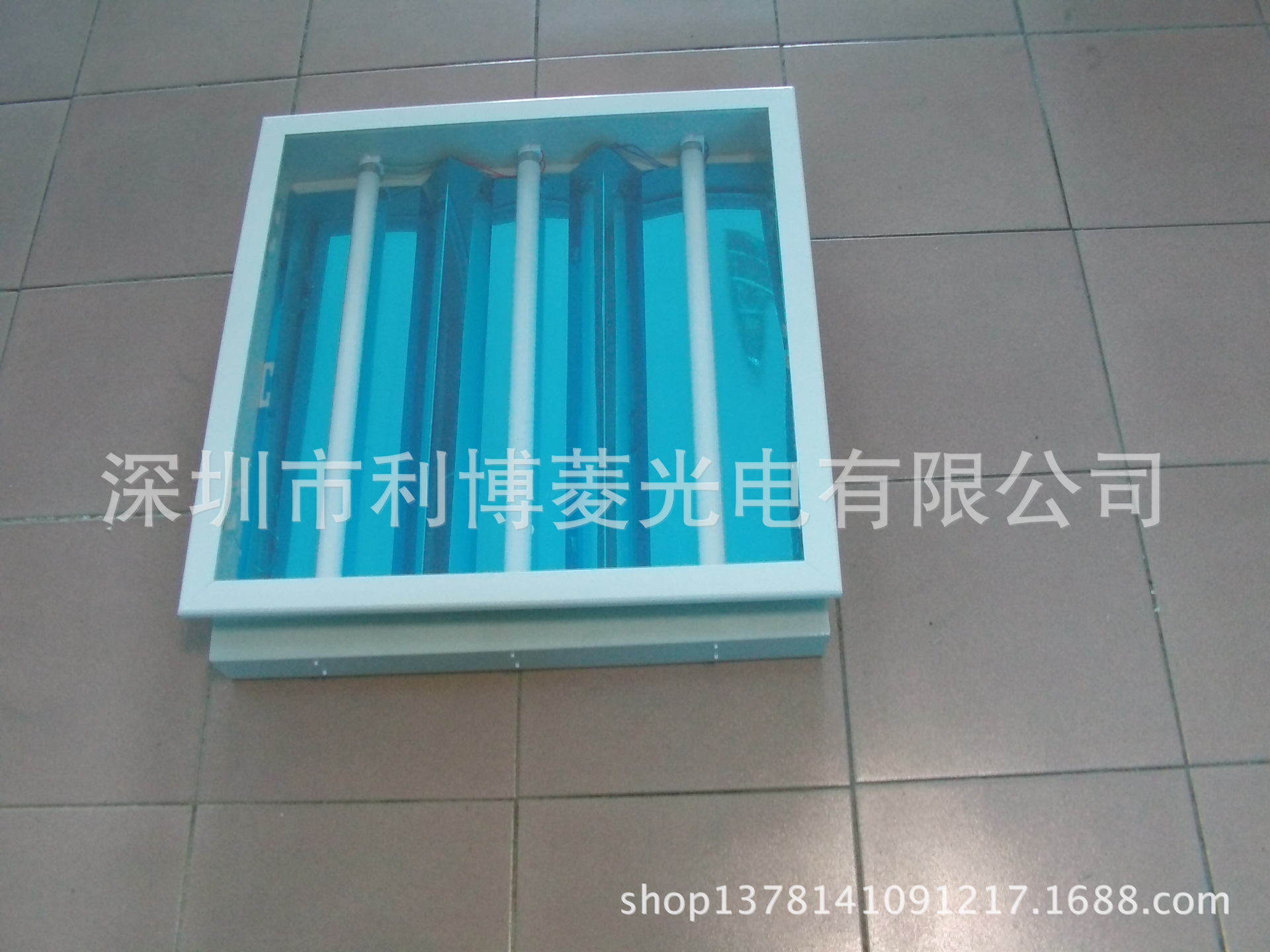 600X600、3X20W嵌入式透明灯片 .