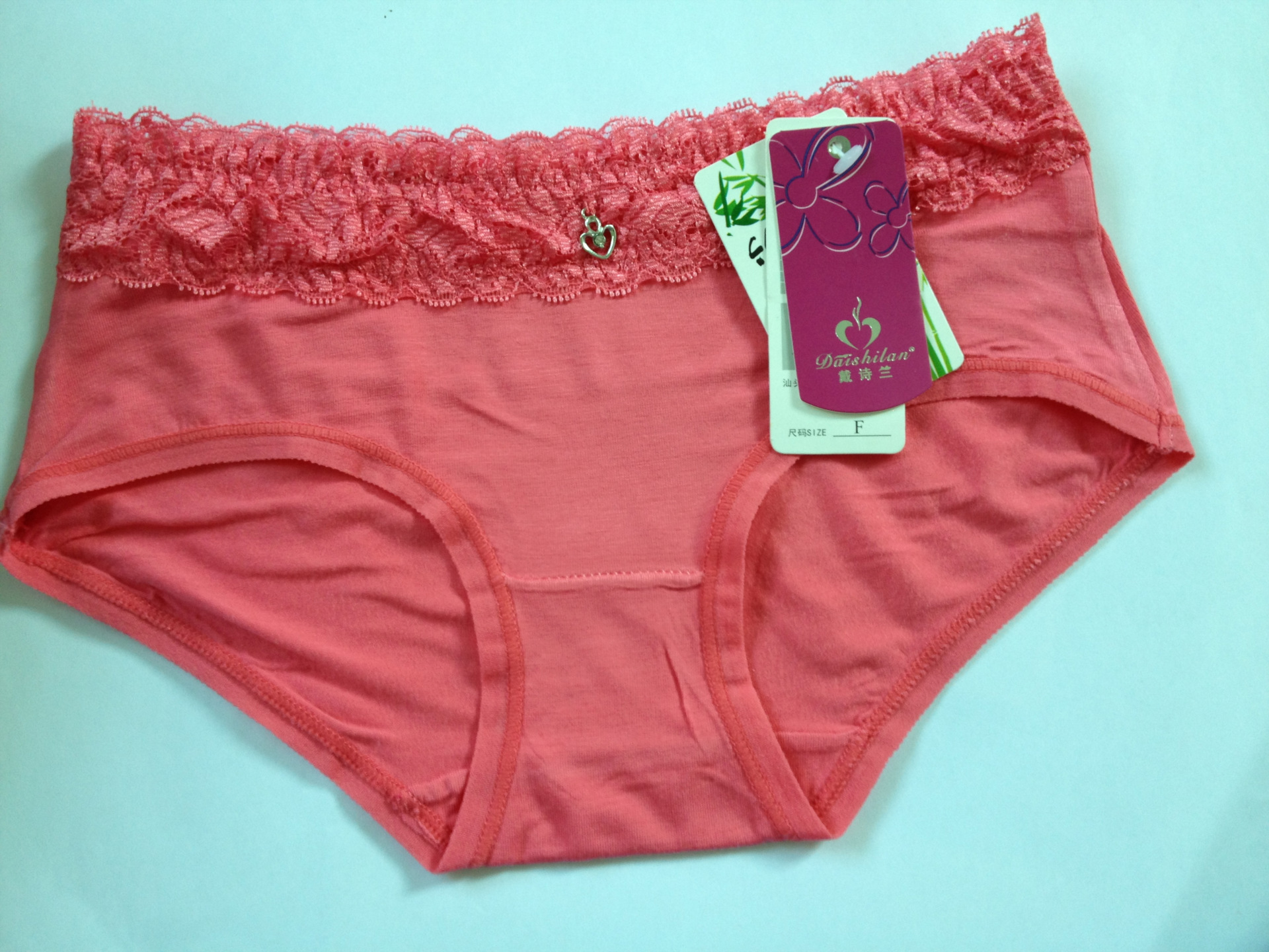 <em>汕头</em>戴诗兰竹纤维<em>女士内裤</em>批发 低腰少女款女
