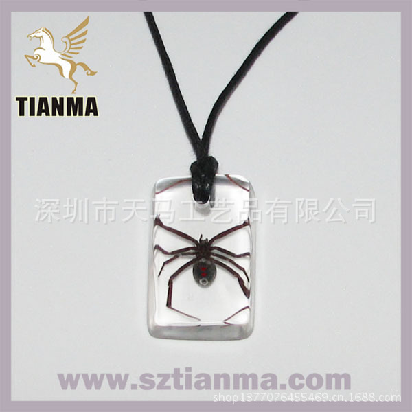 real_black_widow_necklace_by_g