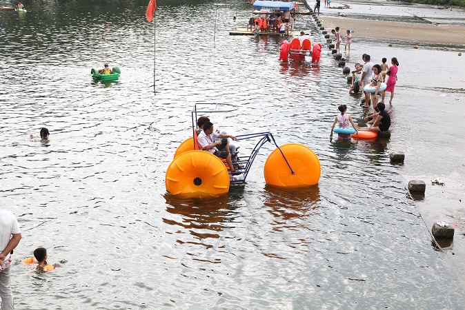 【厂家直销.水上三轮车】