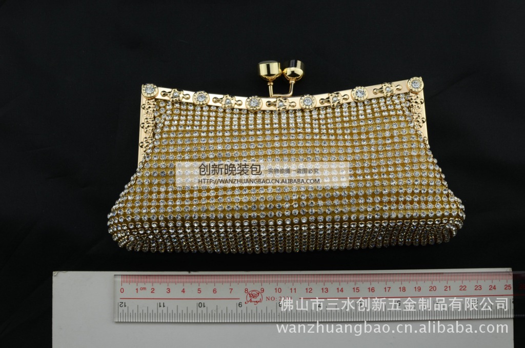 选购包包时，一定要参照尺寸介绍