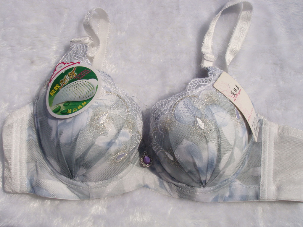 千媚2742内衣|<em>文胸</em>|<em>胸罩</em>收纳<em>腋下多余</em>脂肪突显