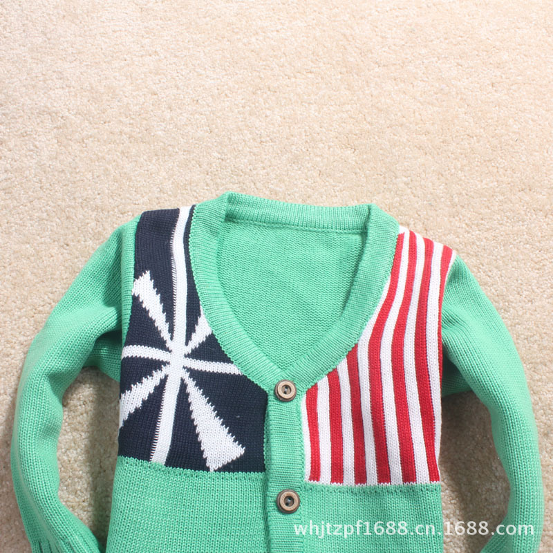 2013秋冬新款 宝宝米字炫彩条纹 <em>男童纽扣开衫</em>