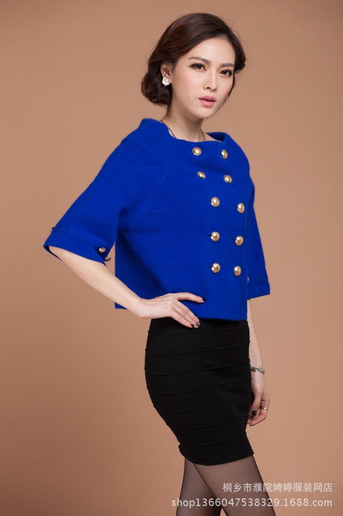 款修身时尚纯<em>貂绒</em>中袖圆领短款<em>貂绒开衫毛衣</em>外