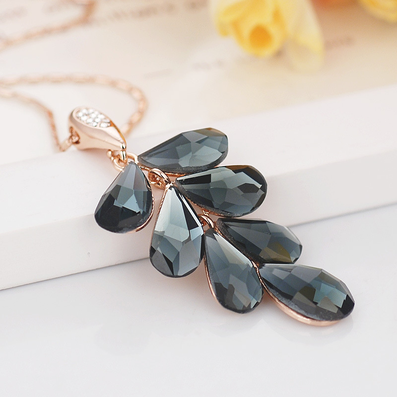 拉新款 高档 水晶羽毛胸针 <em>韩国毛衣链批发</em>A00