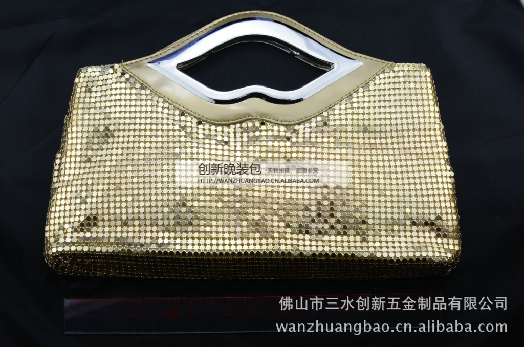 选购包包时，一定要参照尺寸介绍