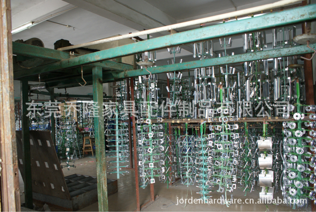 挂起来等待电镀