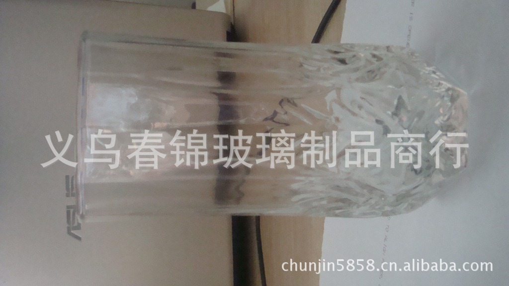 Small cups have stocks