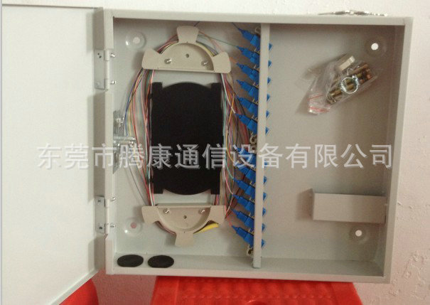 24芯分纤箱含SC尾纤适配器  170元