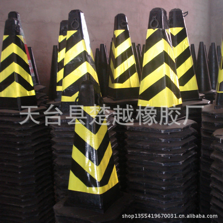 生产供应 市政交通设施产品 橡胶路锥 锥形路障