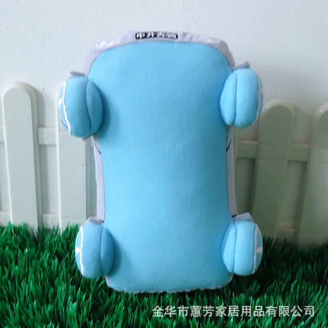 毛绒车模