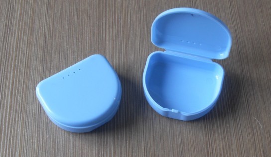 假牙盒,塑料假牙盒,牙套盒,塑料盒,小塑料盒,飾品盒,禮品盒,工廠,批發,進口,代購