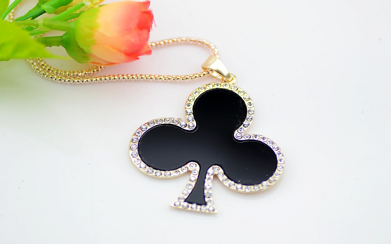 批发采购项饰-新款树叶毛衣链女款时尚项链花