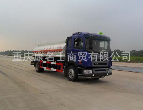 使用ISF3.8s3141康明斯发动机的江淮扬天CXQ5160GRYHFC易燃液体罐式运输车