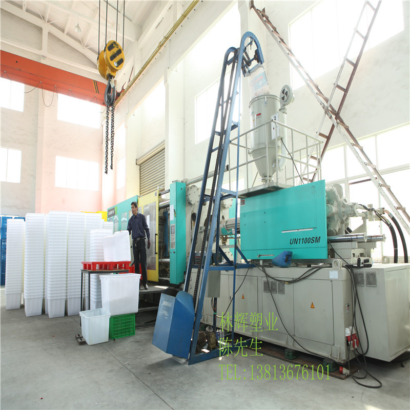 注塑水箱机械