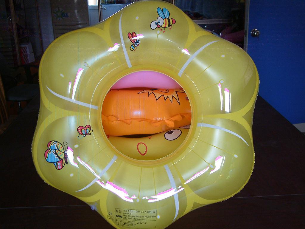 【充气游泳圈、PVC充气划水圈、充气玩具】