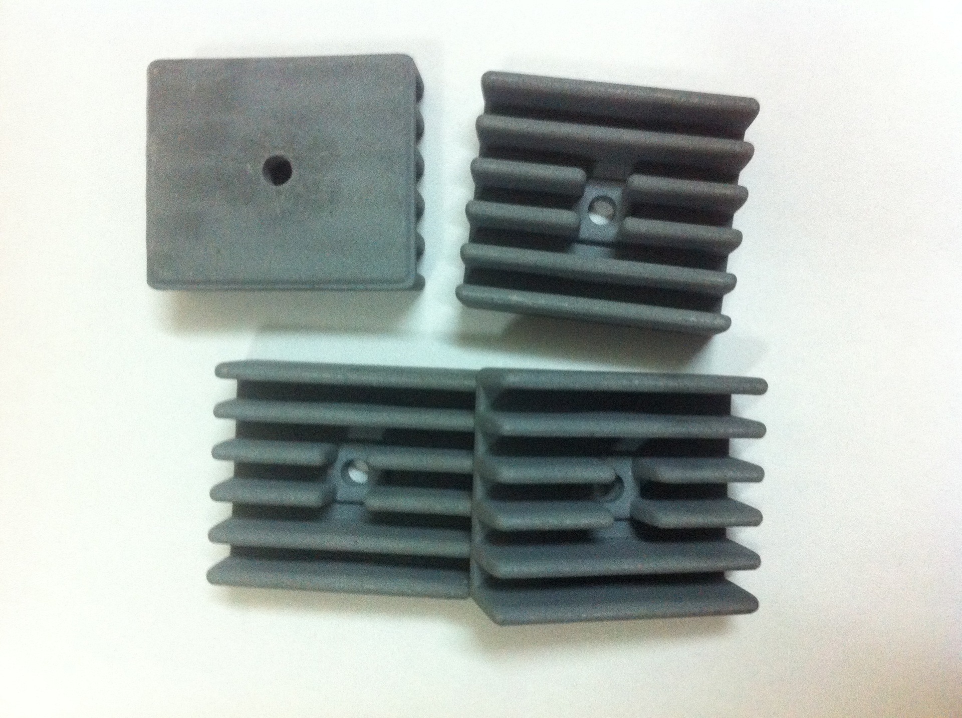 碳化硅含量80%陶瓷散热器 图片