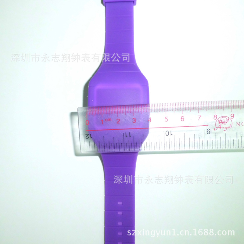 LED (47)