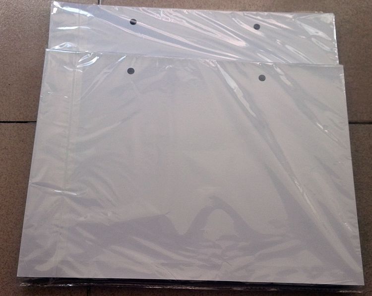 打扎白底书写纸本