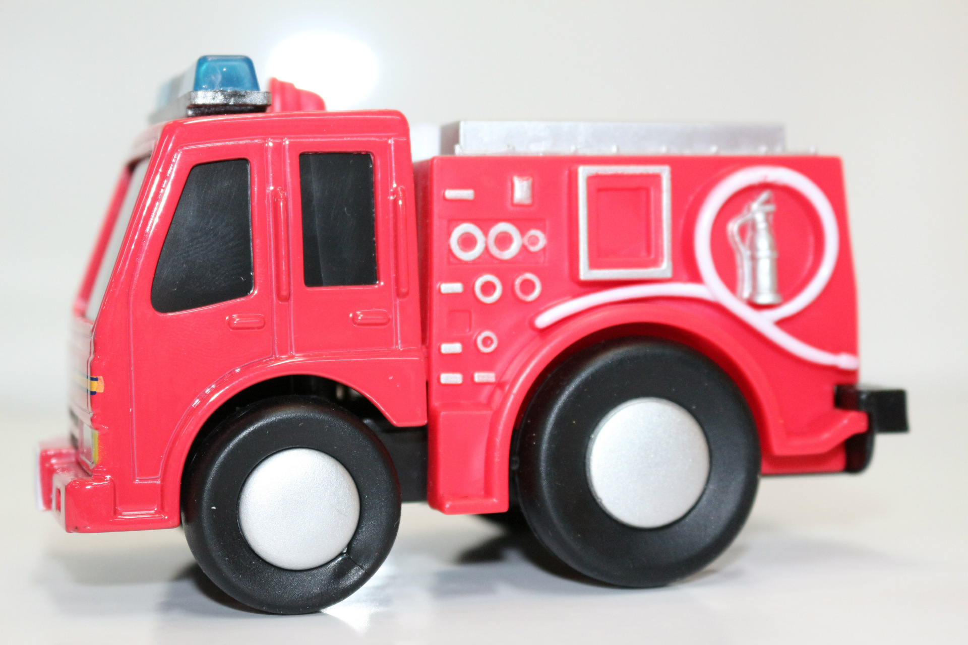 儿特爱正品合金车模型 q版红色消防车 119 声光回力 儿童玩具车