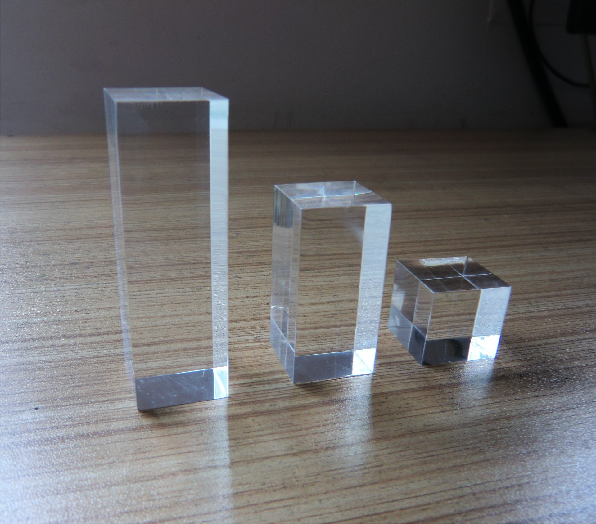 【压克力厂家供应仿水晶亚克力方块 有机玻璃方块 压克力方块】价格,厂家,图片,亚克力\/有机玻璃及制品,佛山市红景天广告制作有限公司-马可波罗网