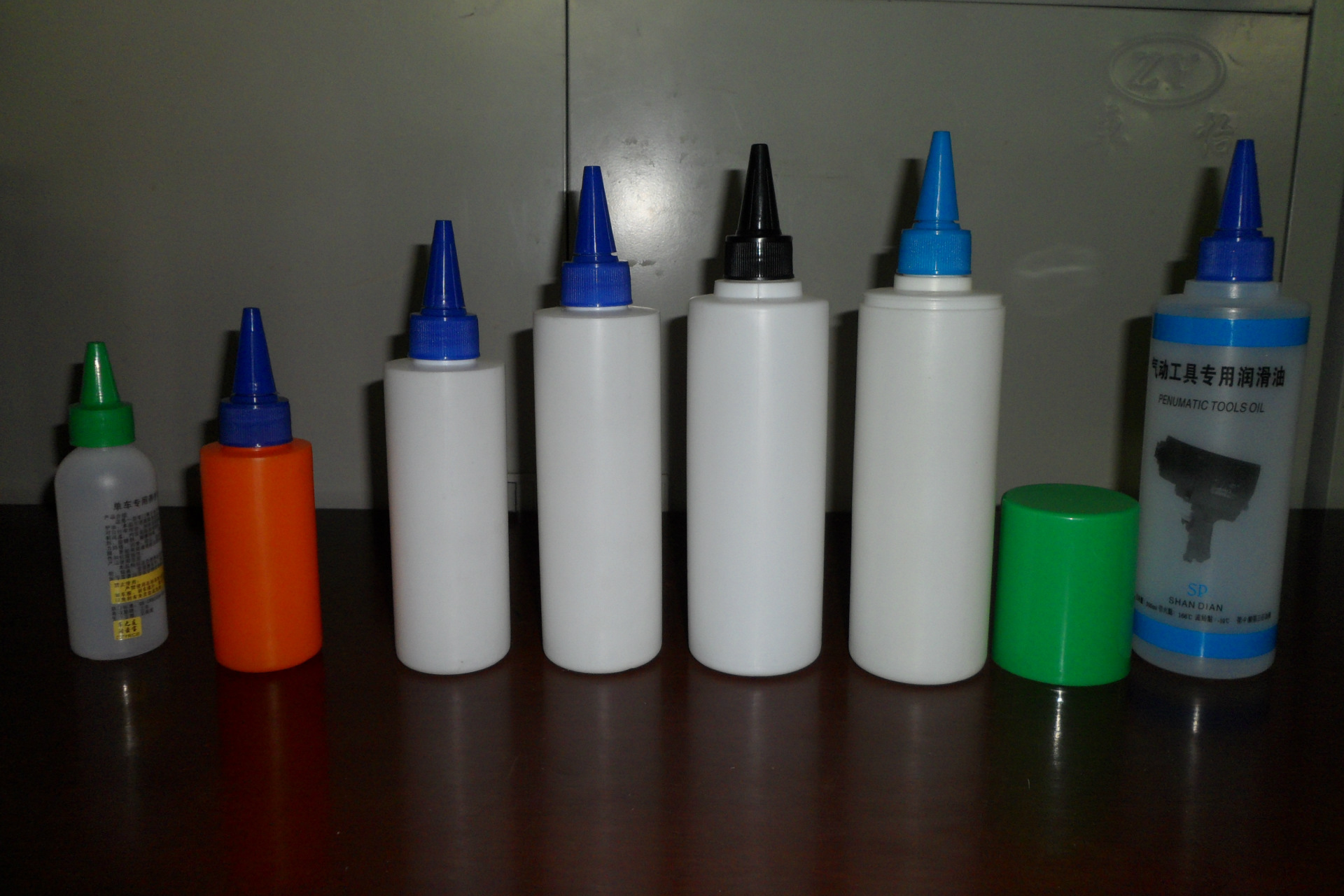 尖嘴塑料瓶 气动工具润滑油瓶 塑料瓶 图片