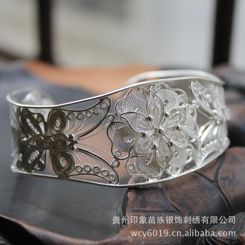 批发采购金属工艺品-贵州苗族银饰 纯手工制作