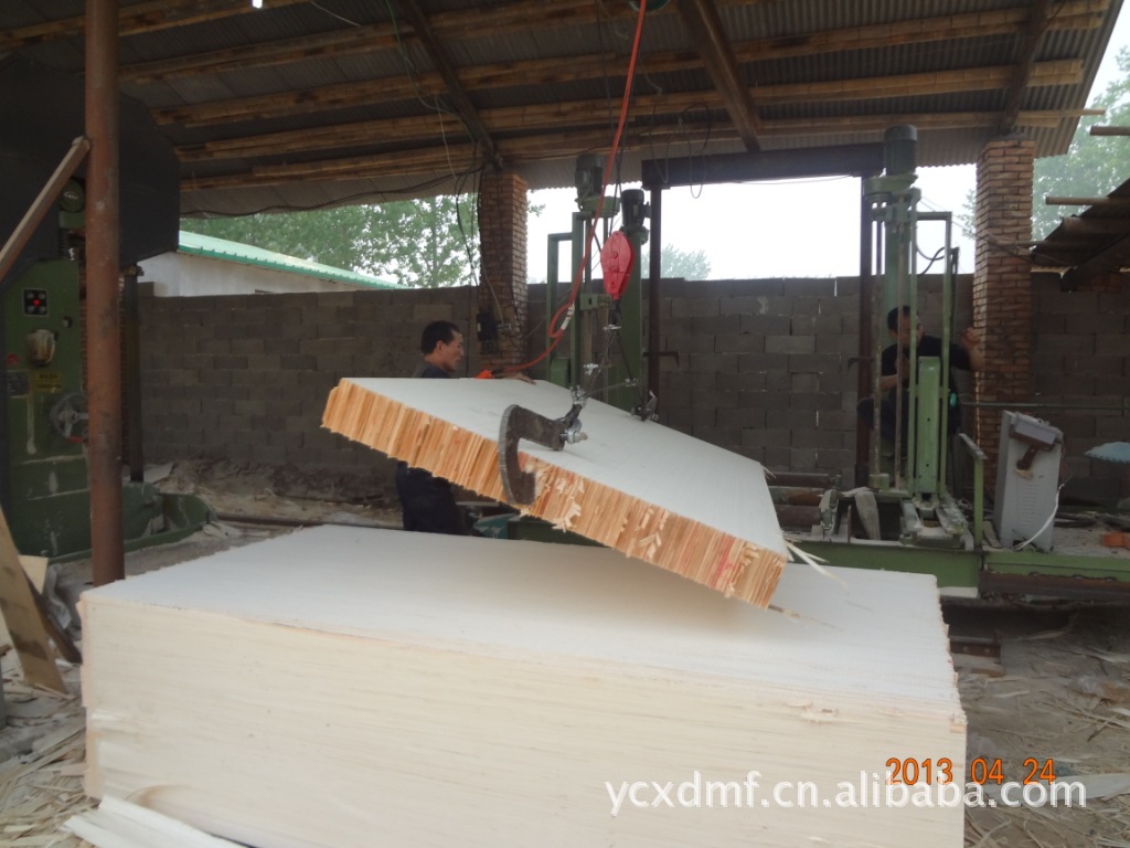 菏泽郓城春之来大量直销4*8尺木皮,科技木生产