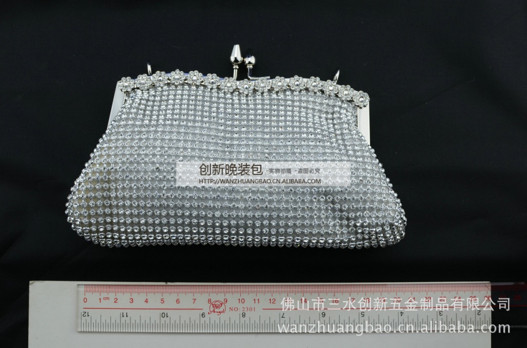 选购包包时，一定要参照尺寸介绍