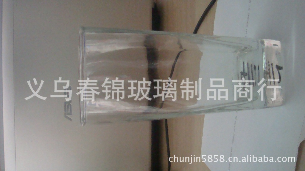 Small cups have stocks