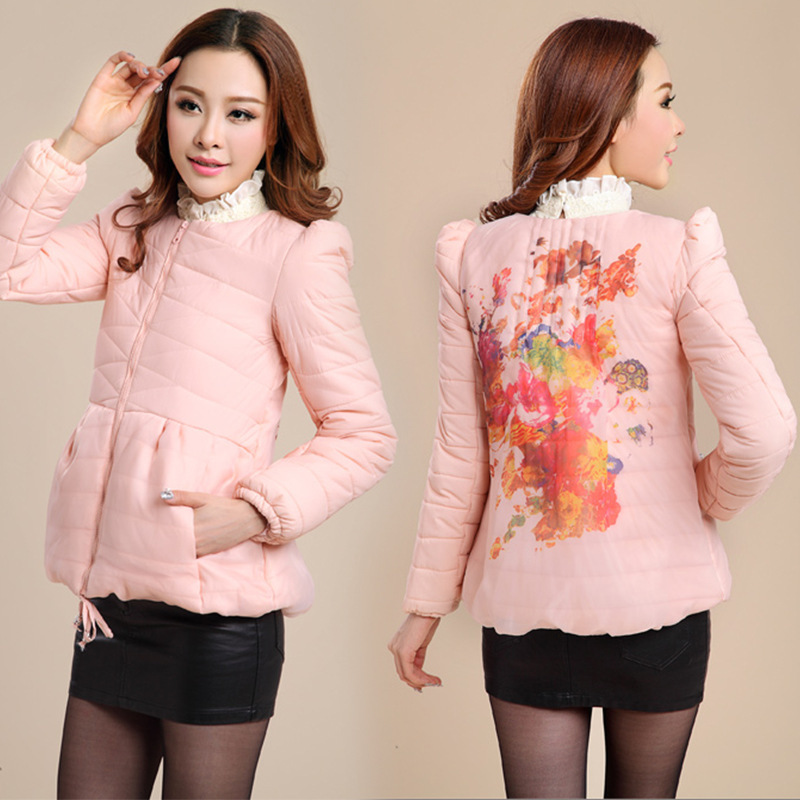 <em>韩版</em>时尚娃娃款冬装棉袄 大码女装 潮流印花女