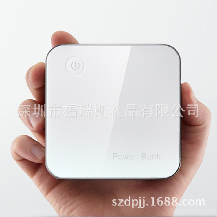 厂家直销 方形魔盒数字显示移动电源 5400ma