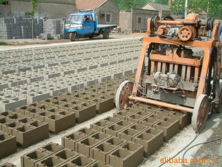 小型水泥空心砖机全套生产线出口,免烧砖机,水泥实心砖机qtj4-26c