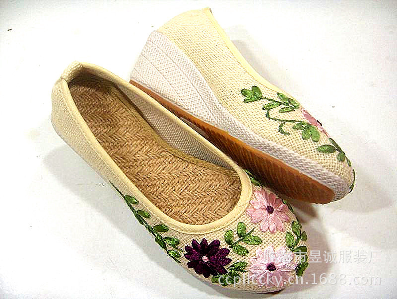 【2013新款高跟老北布鞋,<em>女式绣花鞋</em>】价格,厂