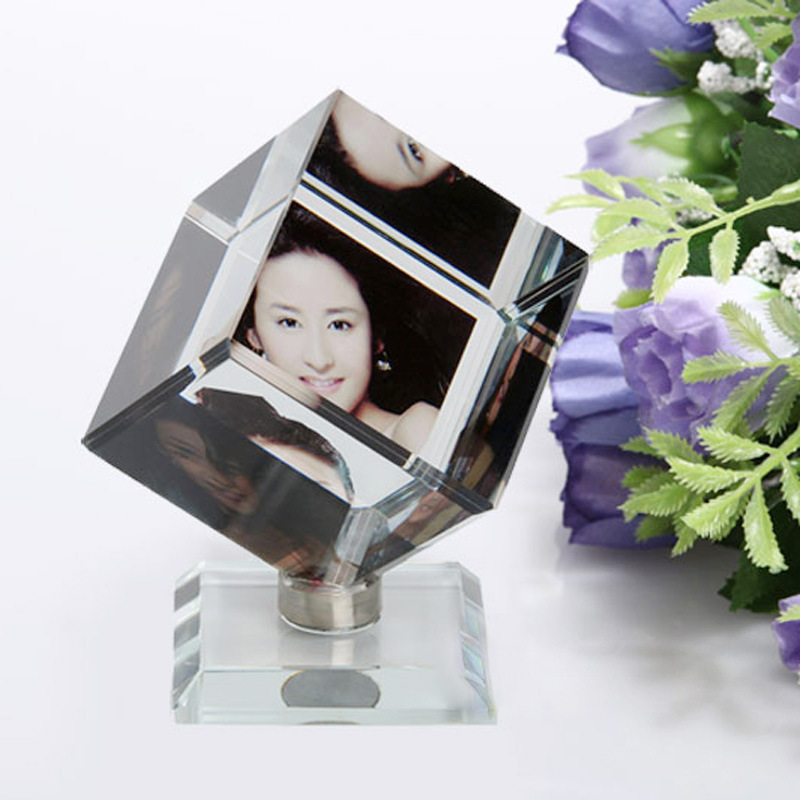 正品水晶魔方<em>个性定制照片</em>旋转摆件创意情人节