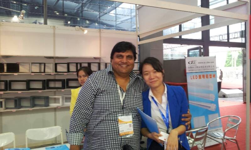 【全球独家供应 一体式 led双面显示屏边框 双