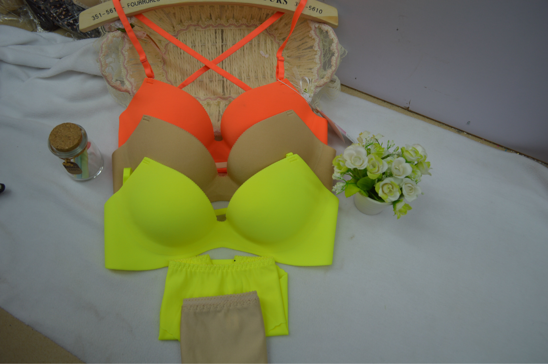 【一片式精油无痕性感<em>美背聚拢文胸</em>套装 文胸