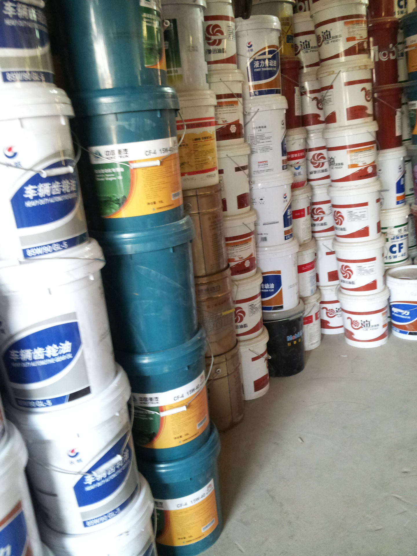 【批发供应高品质东昊重卡GL-5\/85W-90\/18L车