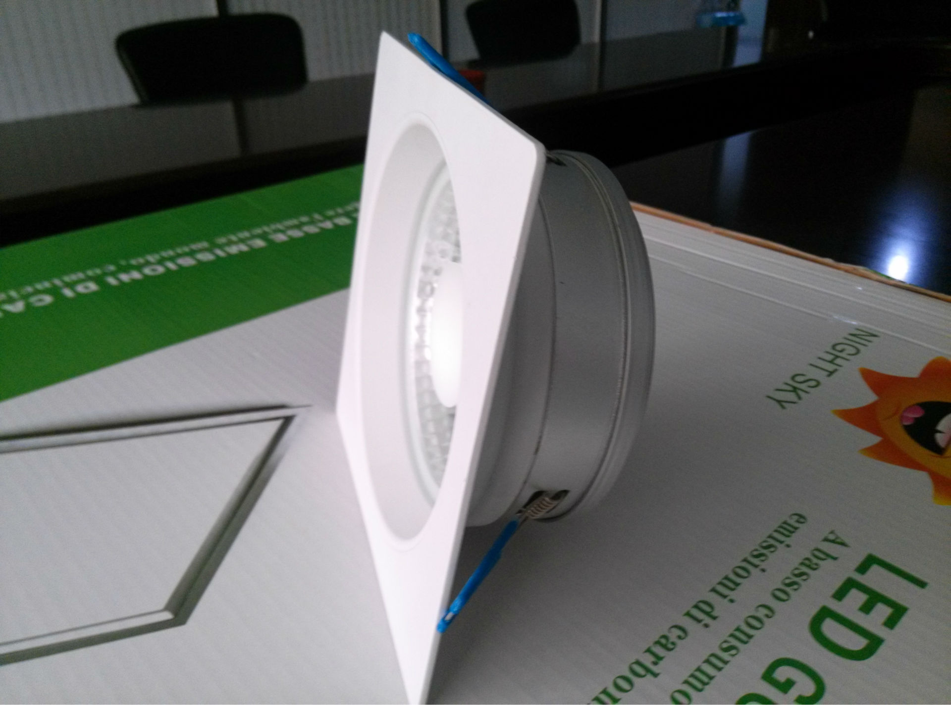 【LED SMD大型专业生产厂家:方形COB筒灯】