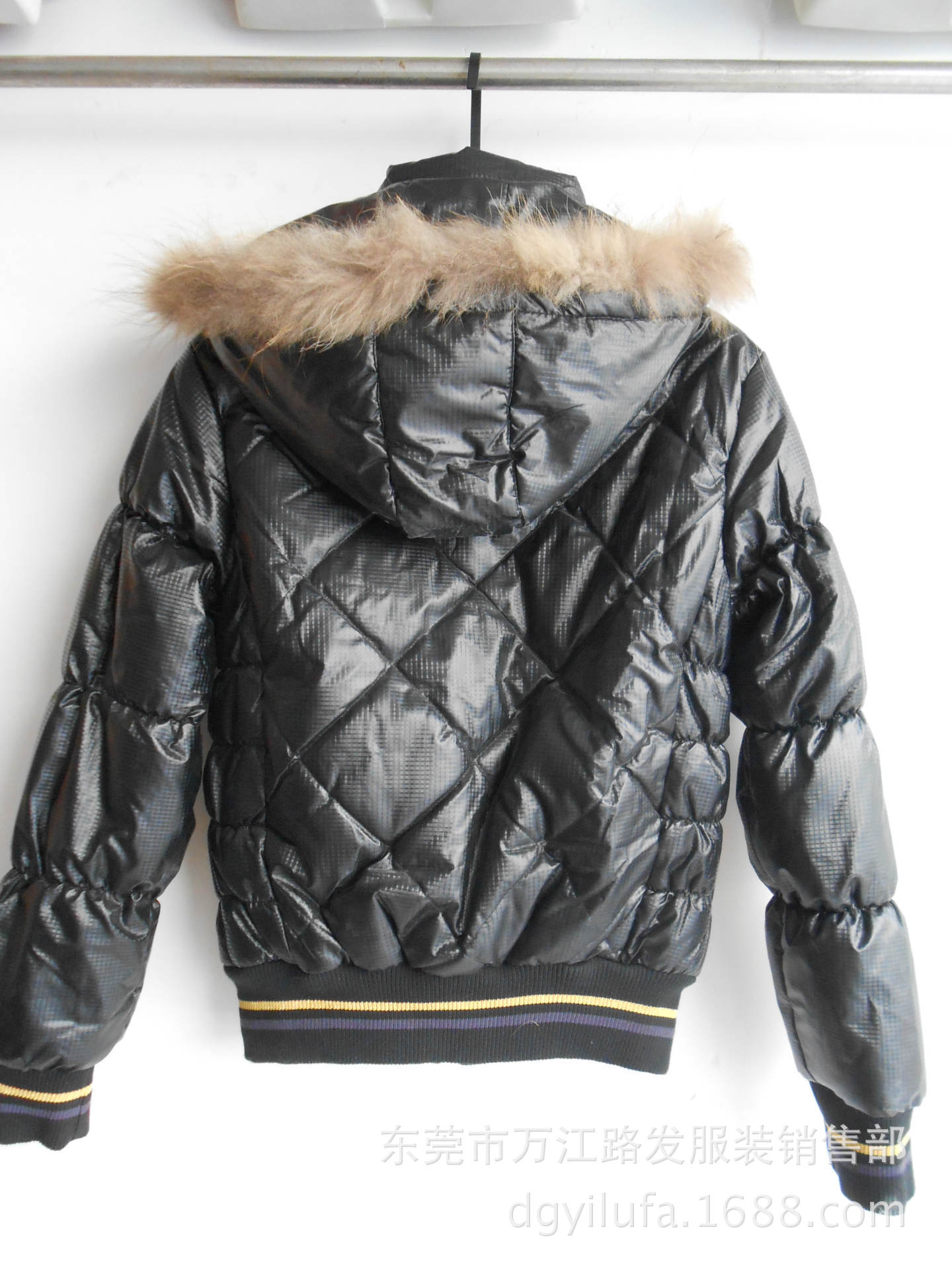 【女式<em>棉衣</em>,特价女装棉衣乡镇时尚<em>靓妹棉衣</em>批