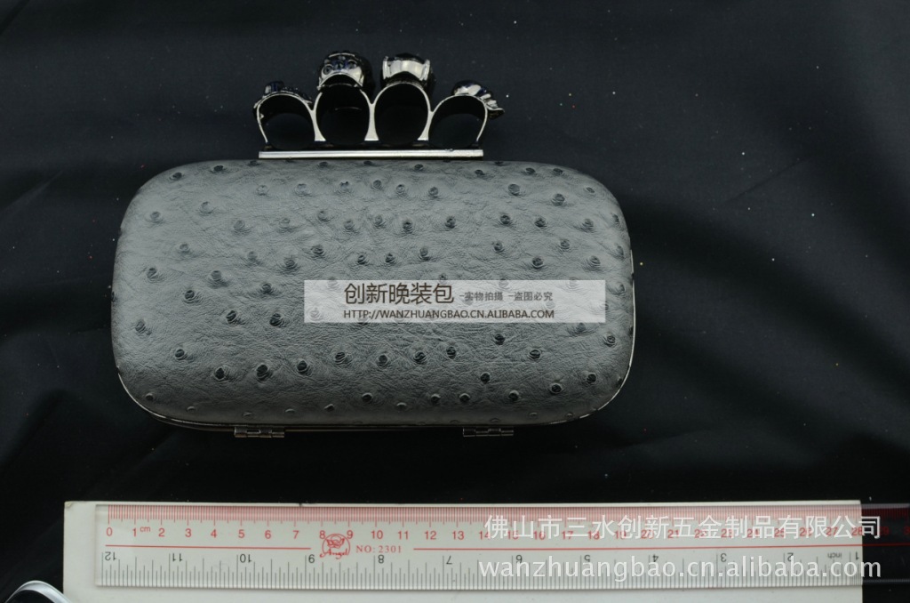 选购包包时，一定要参照尺寸介绍