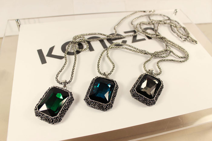 【方形大宝石装饰项链<em>毛衣</em>链<em>挂链</em>韩国韩版复古