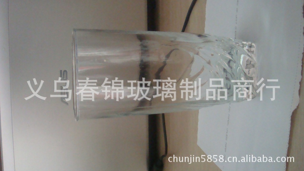 Small cups have stocks