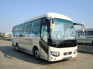 金旅XML6858J13客车ISDe210东风康明斯发动机