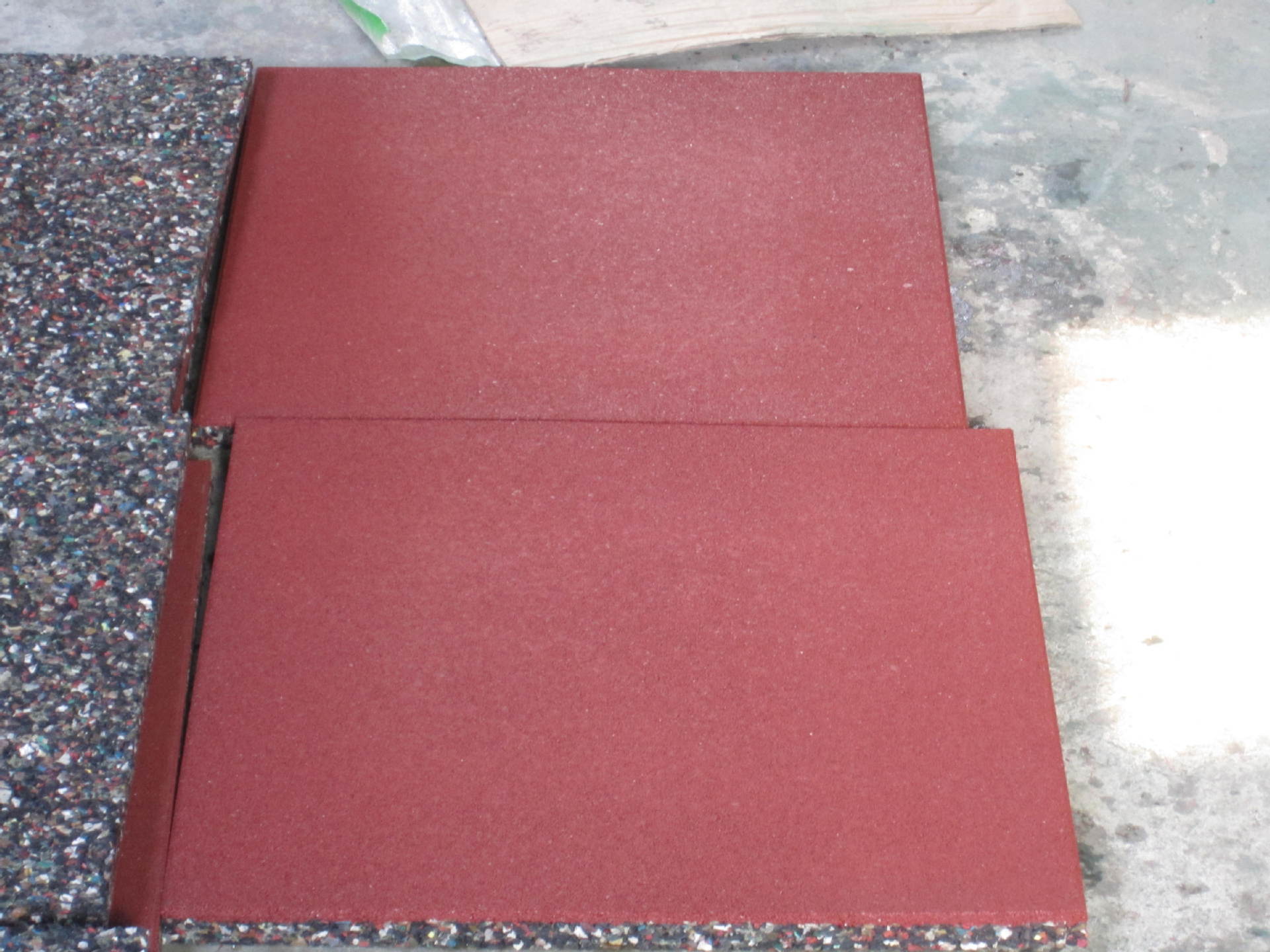 【橡胶地垫厂家 专业生产加工高品质橡胶地砖