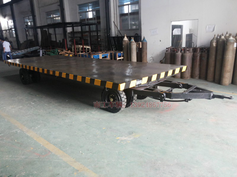 双簧缓冲平板拖车