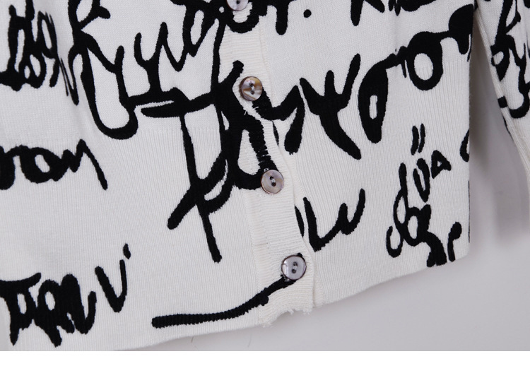 新款春秋季V领长袖女<em>针织衫开衫英文</em>字母印花