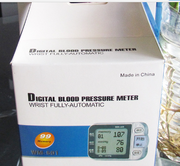 【家用血压计测心律不齐腕式血压计 大频幕测