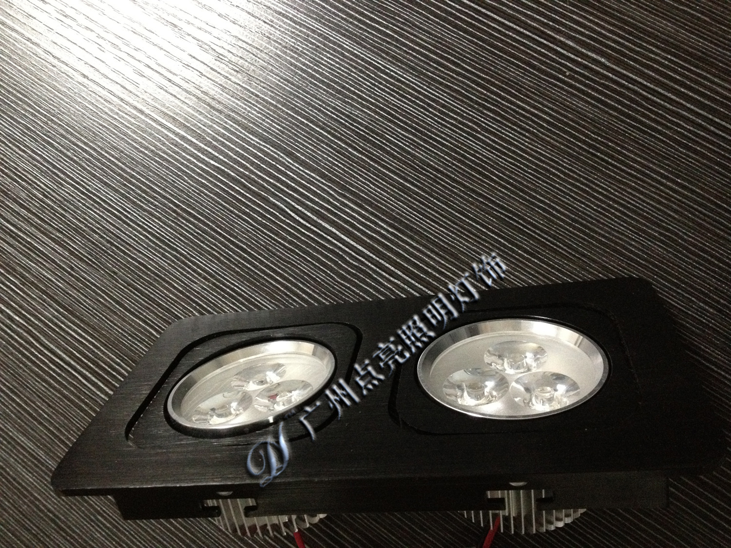 DL-DDD-003 豆胆灯2&times;3&times;1W 001